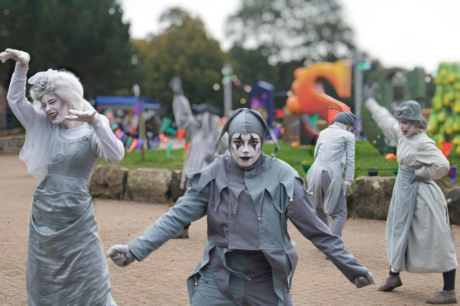 photographer dntphotographs performance  photo taken at Alton Towers UK