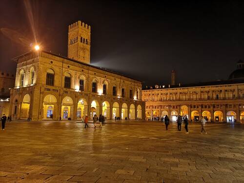photographer BritAbroad architecture modelling photo taken at Bologna, Italy