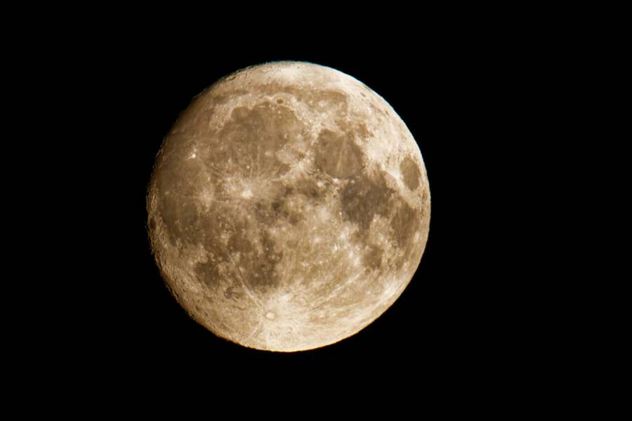 photographer dntphotographs night  photo. the moon on a clear night.