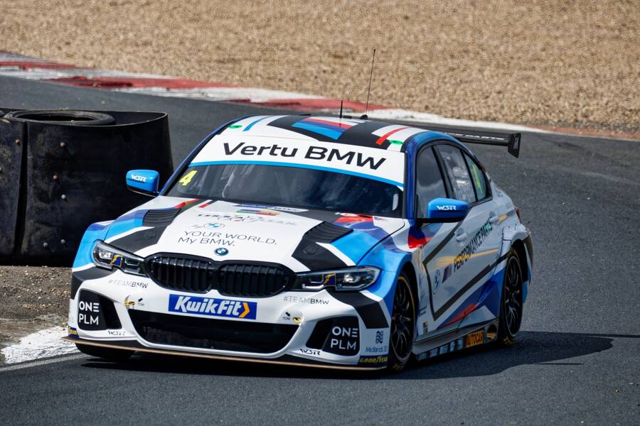 photographer dntphotographs sports  photo. bmw racing at croft circuit in north yorkshire during the touring car races.