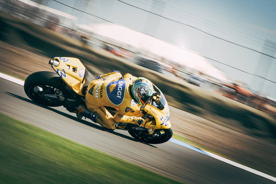 photographer Gabriel Burns sports  photo. the motion blur is real and has not been photoshopped only adjustment was to apply an action tilt and some colour styling.