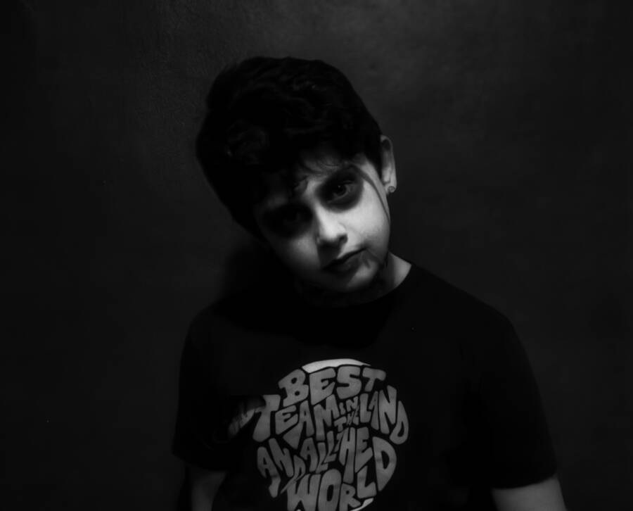 photographer dntphotographs portraiture  photo. ben as a zombie.