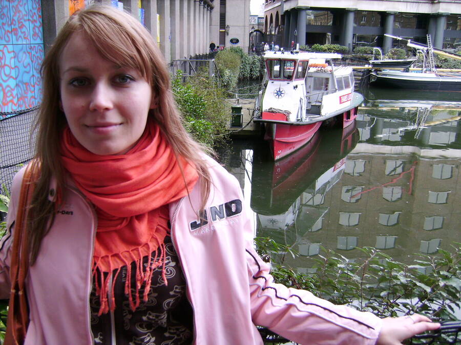 photographer backinUK fashion  photo taken at Near Tower Bridge