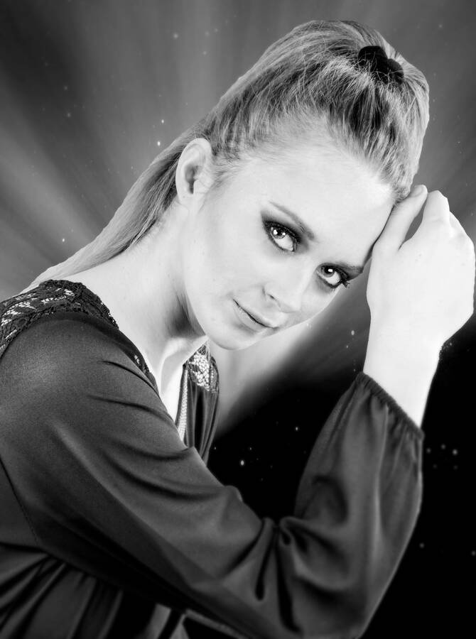 photographer Mike Bell Photography portraiture  photo. studio.