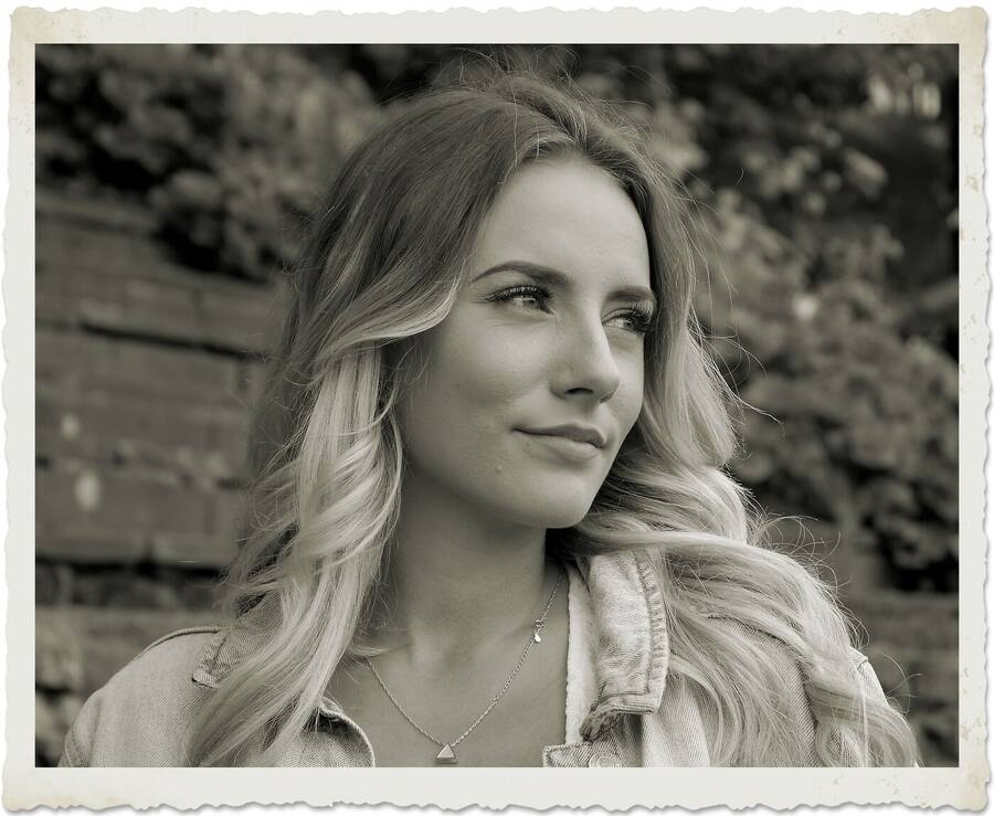 photographer Martin330 portraiture  photo taken at scarborough