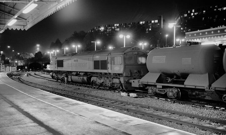 photographer Martin330 night  photo