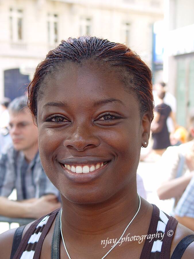 photographer Njay street  photo taken at Champs Elysees, Paris.