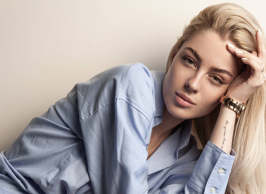 photographer Yan McLine portraiture  photo taken at instagram.com/yanmcline.officiale