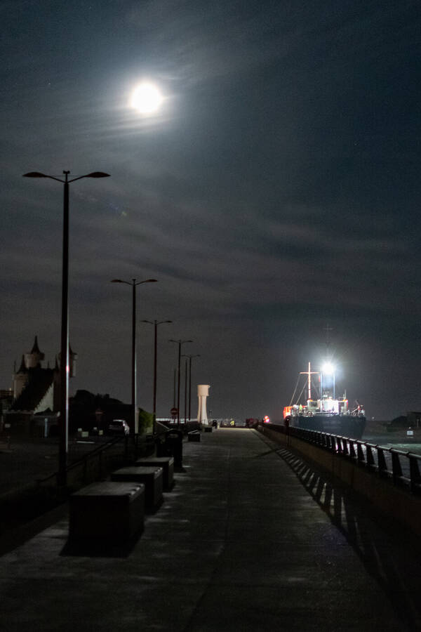 photographer B17fan night  photo