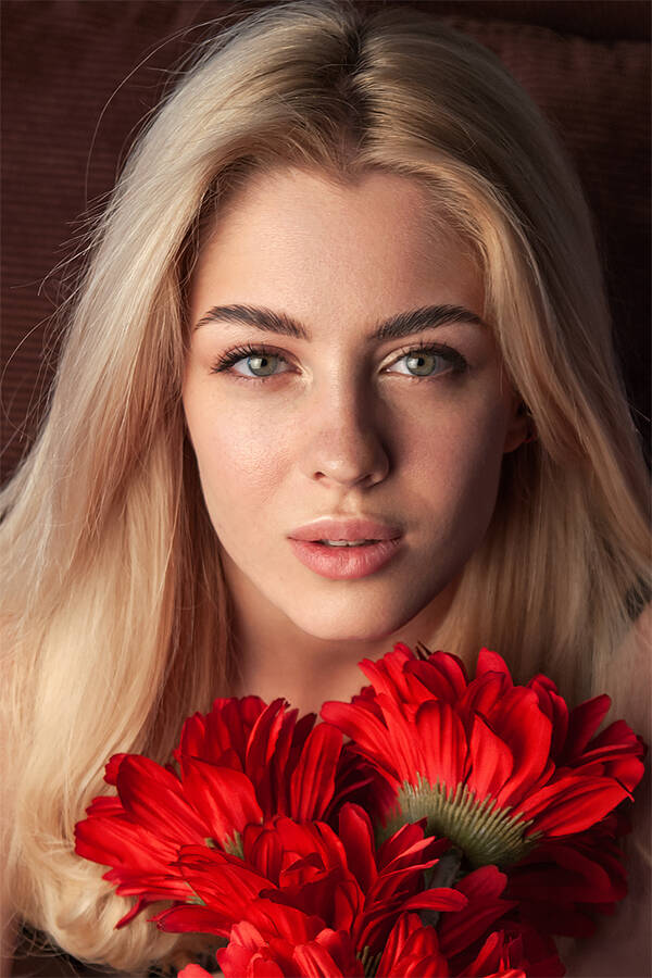 photographer Yan McLine portraiture  photo taken at instagram.com/yanmcline.officiale