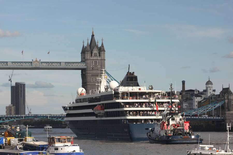 photographer ChrisRLL transport  photo taken at Pool of London