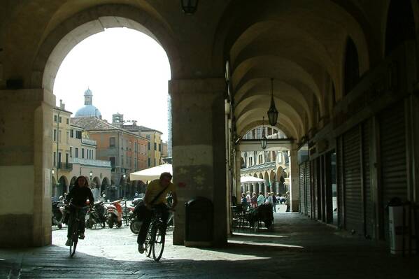 photographer Bitten by the Bug travel  photo