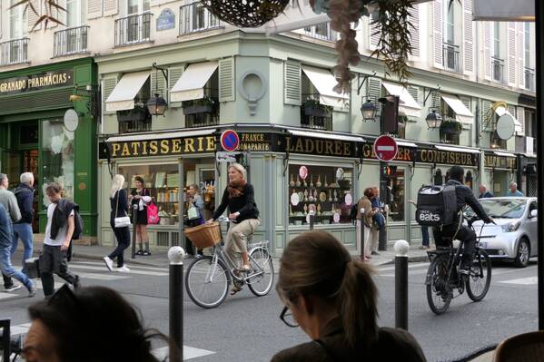 photographer Bitten by the Bug street  photo