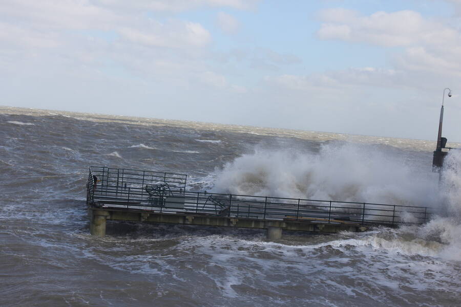 photographer Myddleton landscape  photo taken at Deal pier