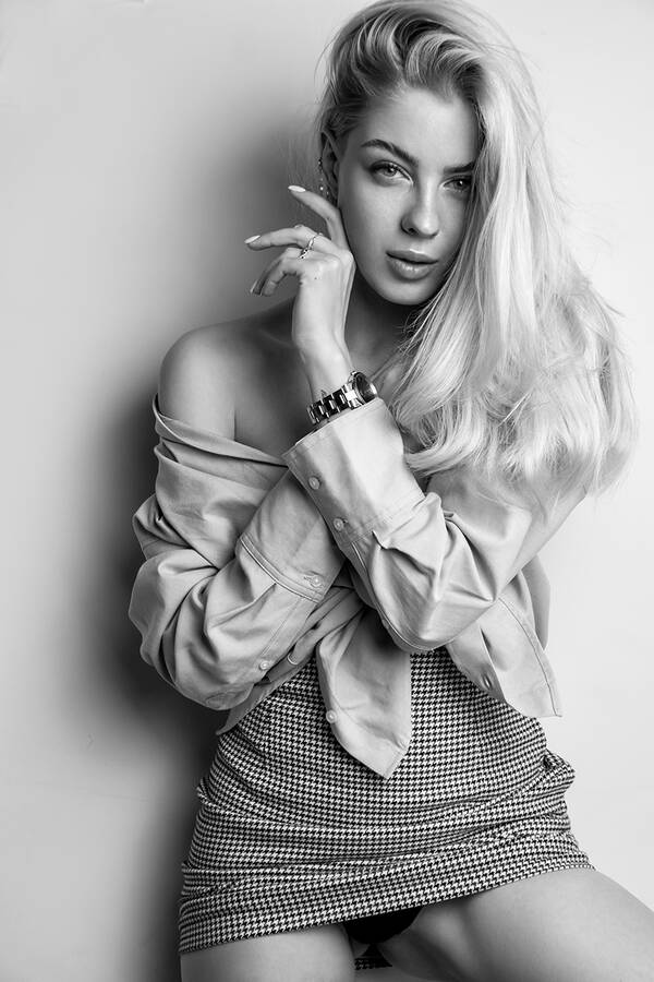 photographer Yan McLine fashion  photo taken at https://lnk.bio/yanmcline