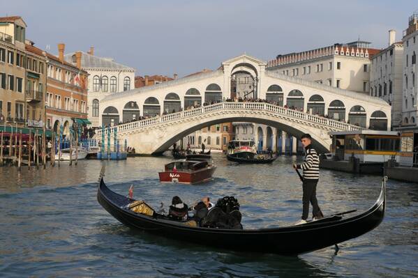 photographer Bitten by the Bug transport  photo