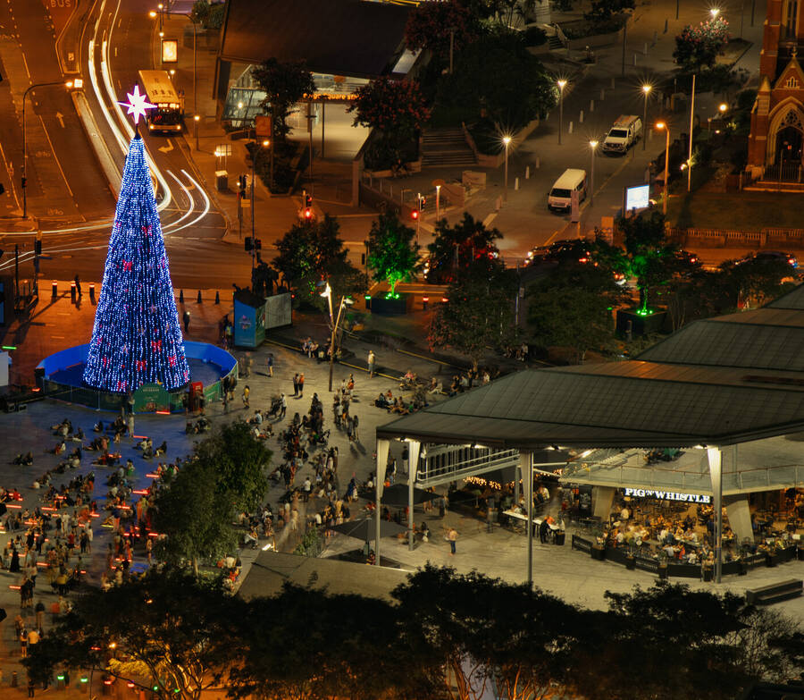 photographer BFTP night modelling photo taken at Brisbane CBD