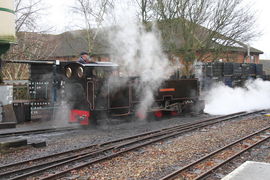 photographer ChrisRLL transport  photo taken at Aylsham Station