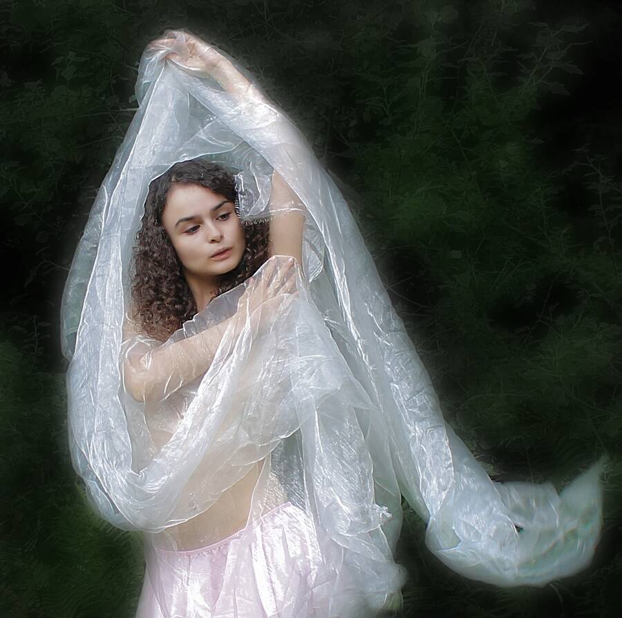 digital artist wigglybeezersforeverandever fine art  photo taken by @wigglybeezersforeverandever