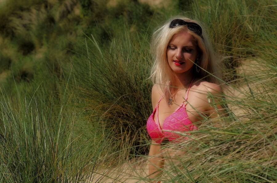 photographer Martin330 portraiture  photo taken at Model,locarion,long lens, blonde