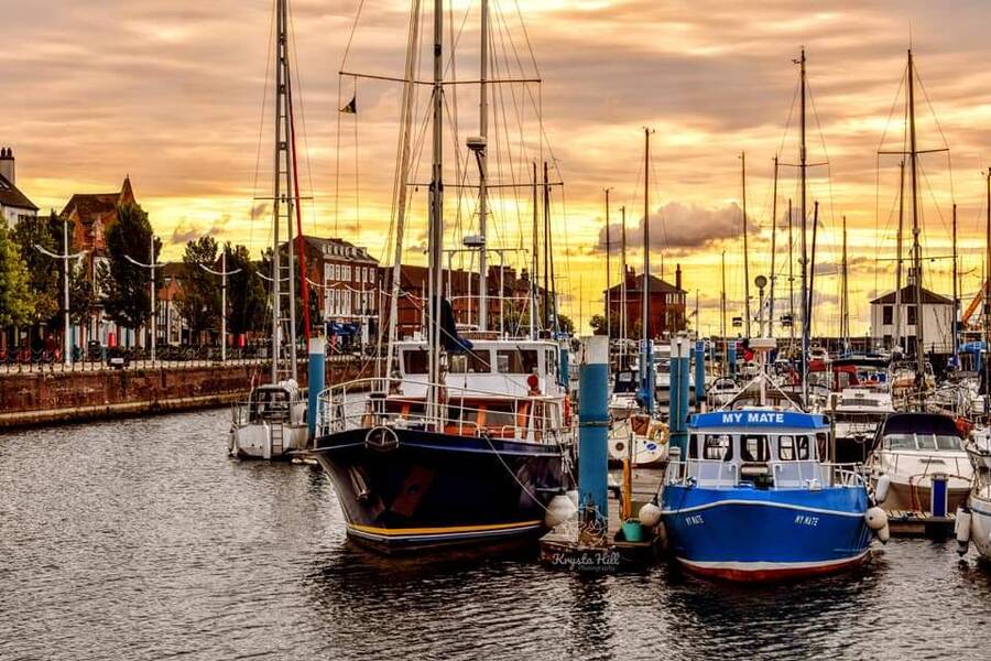 photographer Krysta Hill transport  photo taken at Hull marina