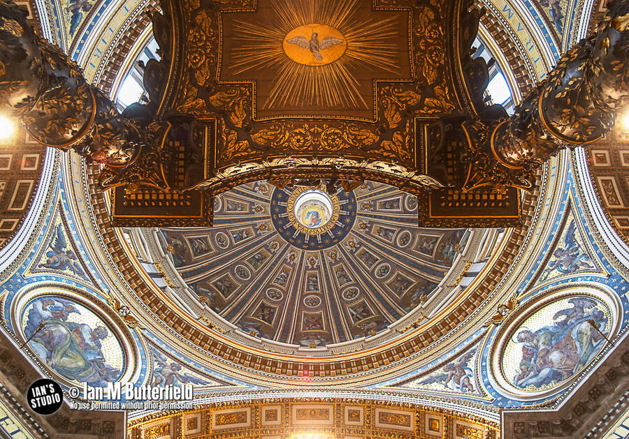 photographer ianbutty architecture  photo taken at St Peter's, Rome